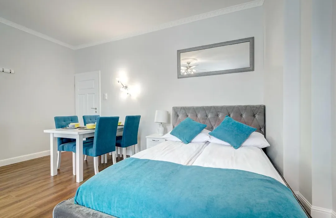 3 City Apartments - Solaro-1